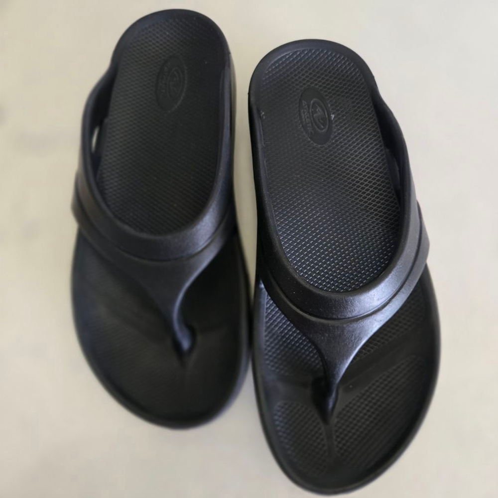 Women's Athletic Works Black Flip Flop Sandals Size 7